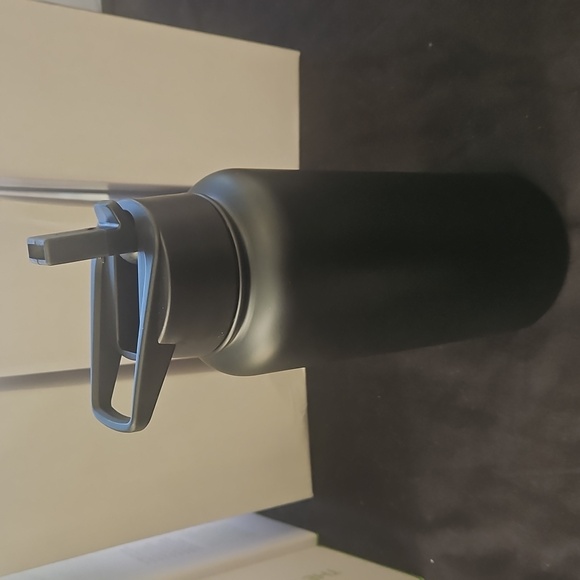 4 Insulated Stainless Steel Water Bottles . 32 OUNCES. 1 Of Each Color. - Picture 3 of 6